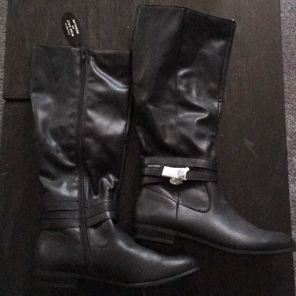 never-worn black boots - size 9